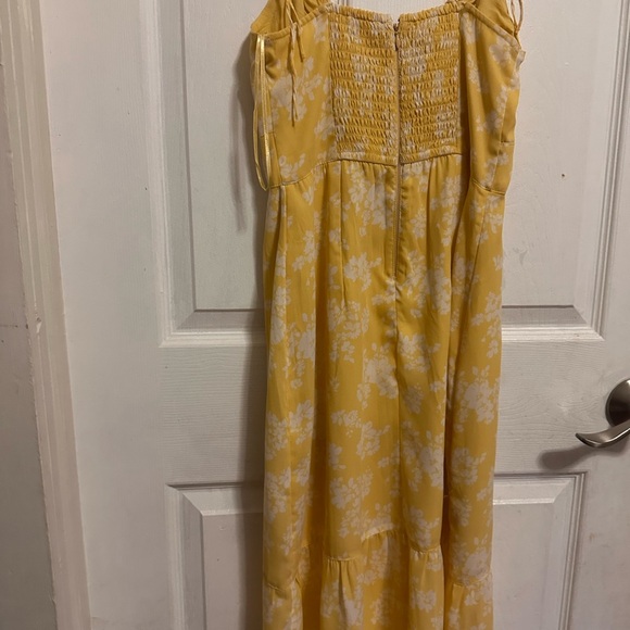 Sunny Yellow Floral Maxi Dress - Picture 4 of 4
